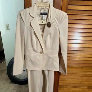 City Triangles cream color suit